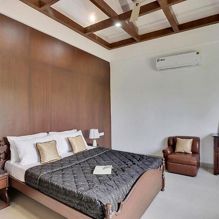 Stayvista'S Lakeside Whispers - Lake & Mountain-View Villa With Lawn & Indoor-Outdoor Games นาคปุระ ภายนอก รูปภาพ