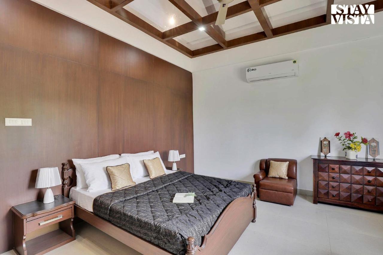 Stayvista'S Lakeside Whispers - Lake & Mountain-View Villa With Lawn & Indoor-Outdoor Games นาคปุระ ภายนอก รูปภาพ