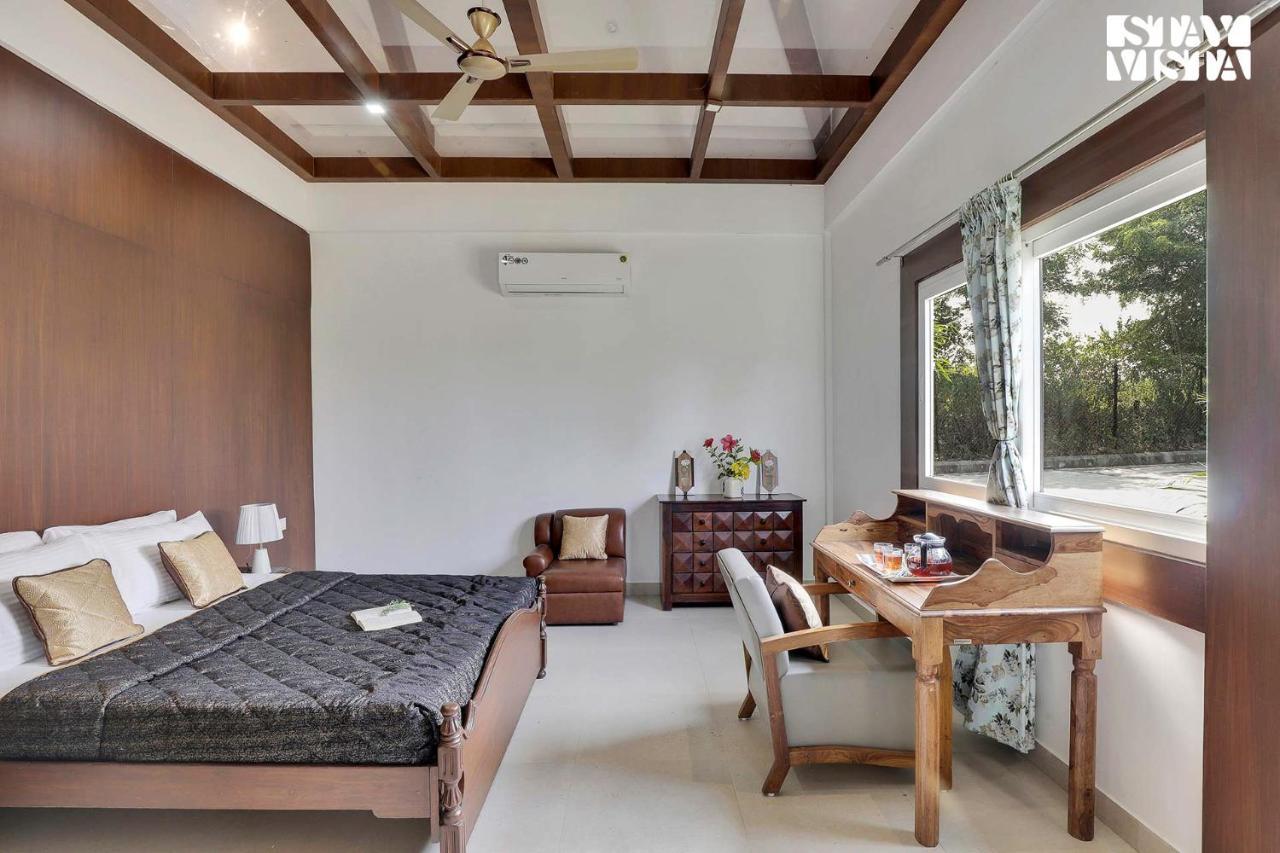 Stayvista'S Lakeside Whispers - Lake & Mountain-View Villa With Lawn & Indoor-Outdoor Games นาคปุระ ภายนอก รูปภาพ
